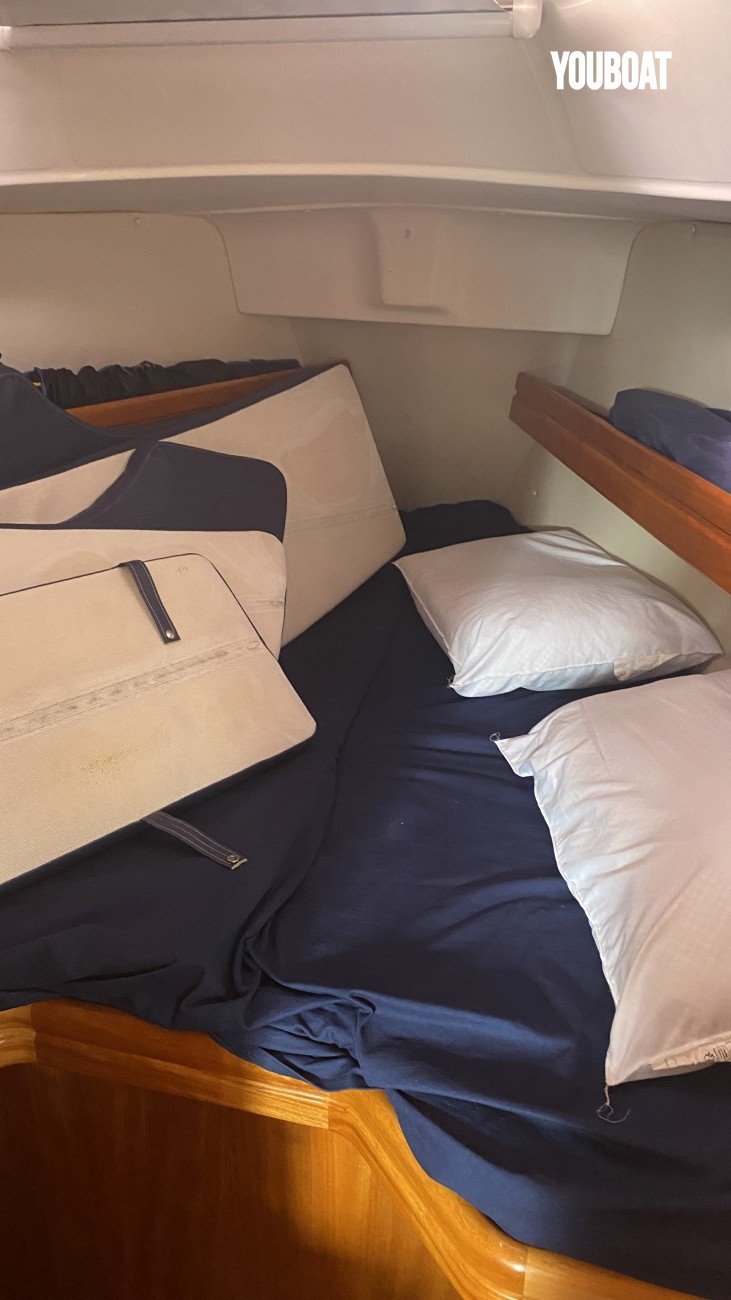 bateau-bavaria-30-cruiser-10079860-yb